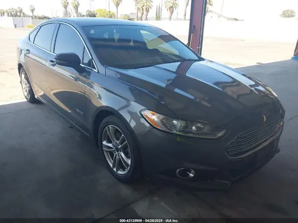 3FA6P0RU8GR203942 2016 FORD FUSION - Image 1