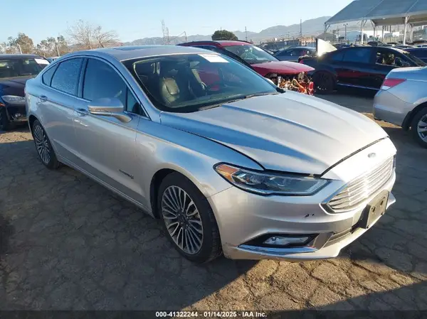 3FA6P0RU8HR190482 2017 FORD FUSION - Image 1
