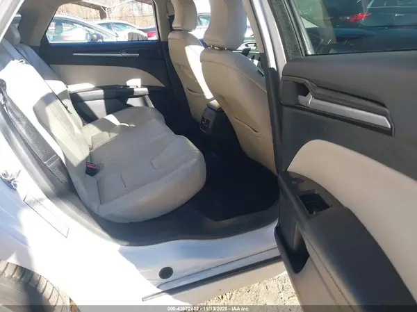 3FA6P0RU8HR260983 2017 FORD FUSION - Image 8