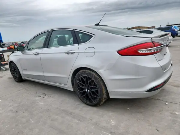 3FA6P0RU8JR132796 2018 FORD FUSION - Image 2