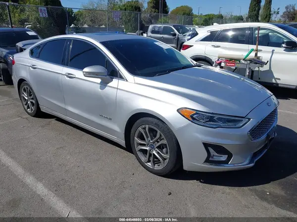 3FA6P0RU8KR106426 2019 FORD FUSION - Image 1