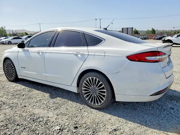 3FA6P0RU9JR245477 2018 FORD FUSION - Image 2