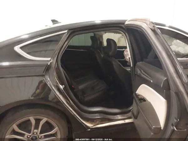 3FA6P0RU9KR105186 2019 FORD FUSION - Image 8