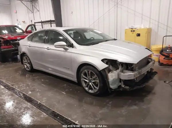 3FA6P0RU9KR105317 2019 FORD FUSION - Image 1