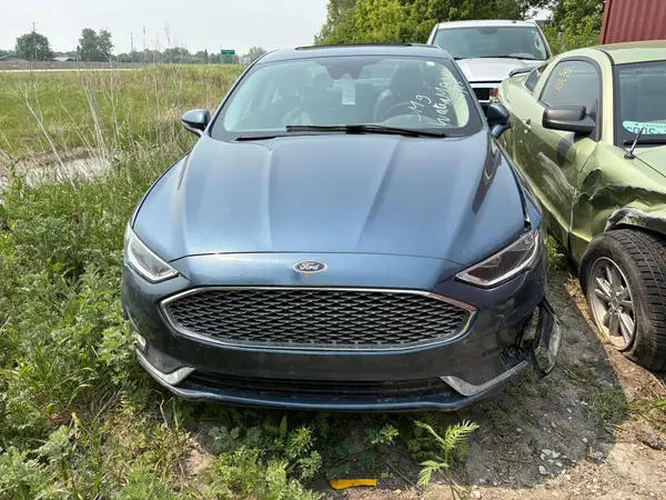 3FA6P0RU9KR107097 2019 FORD FUSION - Image 2