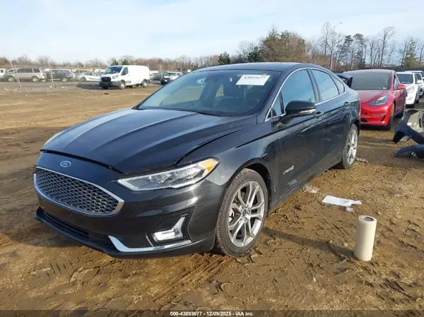 3FA6P0RU9KR131576 2019 FORD FUSION - Image 2