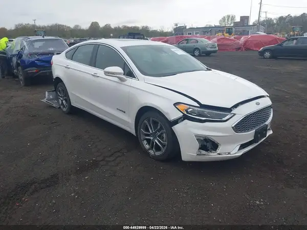 3FA6P0RU9KR212786 2019 FORD FUSION - Image 1