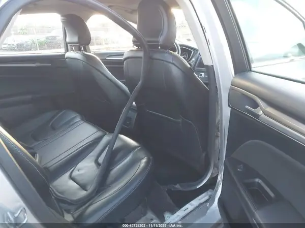 3FA6P0RUXHR233588 2017 FORD FUSION - Image 8
