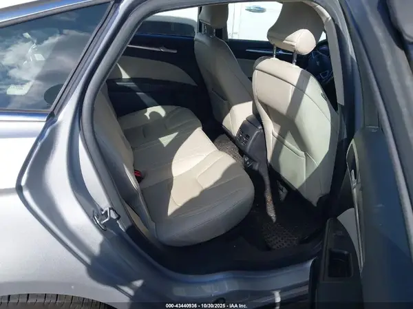 3FA6P0RUXJR141547 2018 FORD FUSION - Image 8