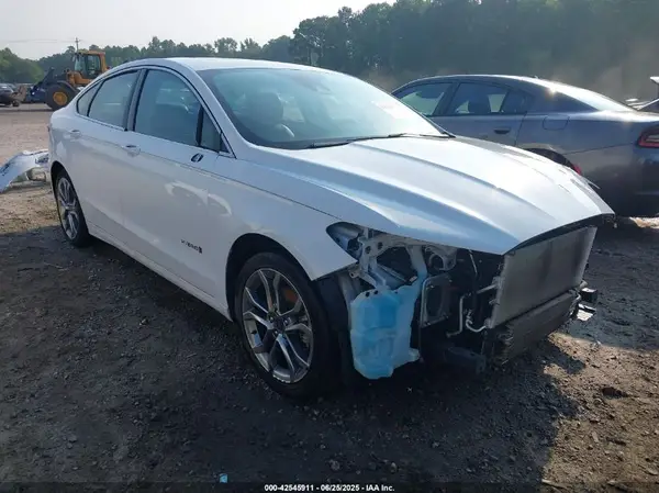3FA6P0RUXKR106024 2019 FORD FUSION - Image 1