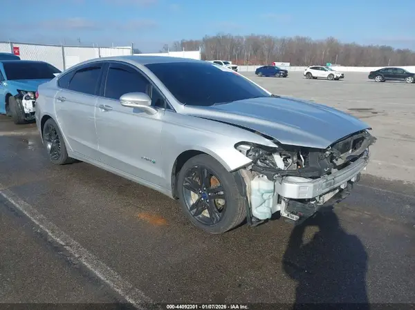 3FA6P0RUXKR223778 2019 FORD FUSION - Image 1