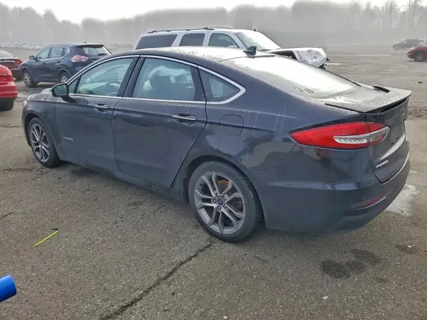 3FA6P0RUXKR240760 2019 FORD FUSION - Image 2
