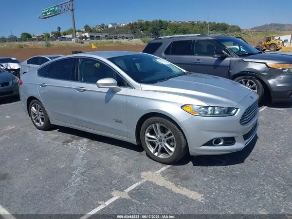 3FA6P0SU0GR166119 2016 FORD FUSION - Image 1
