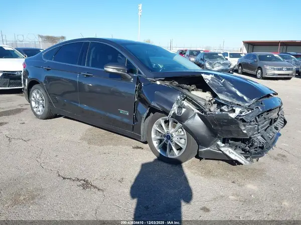 3FA6P0SU0HR379525 2017 FORD FUSION - Image 1