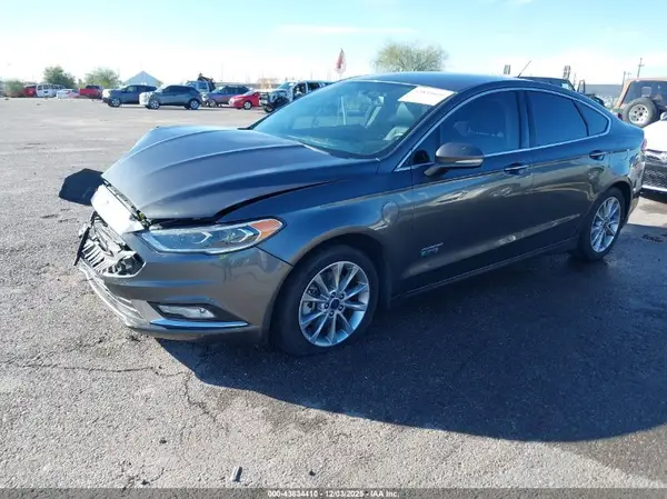 3FA6P0SU0HR379525 2017 FORD FUSION - Image 2