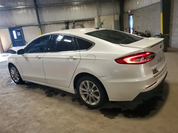 3FA6P0SU0KR266875 2019 FORD FUSION - Image 2