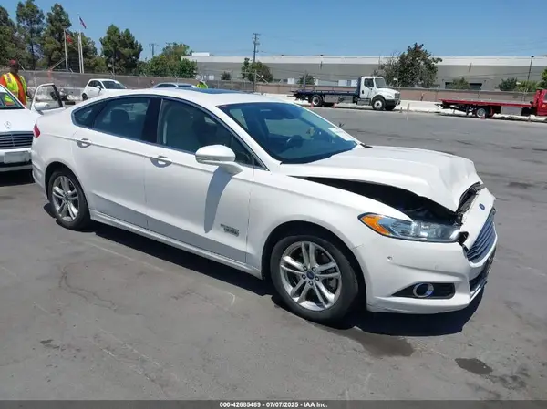 3FA6P0SU1GR116118 2016 FORD FUSION - Image 1