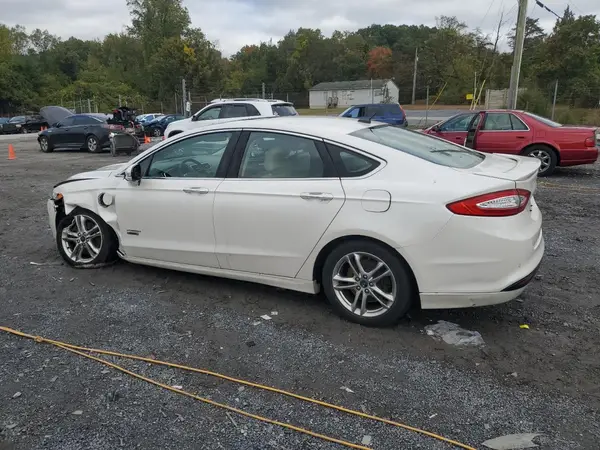 3FA6P0SU1GR138586 2016 FORD FUSION - Image 2