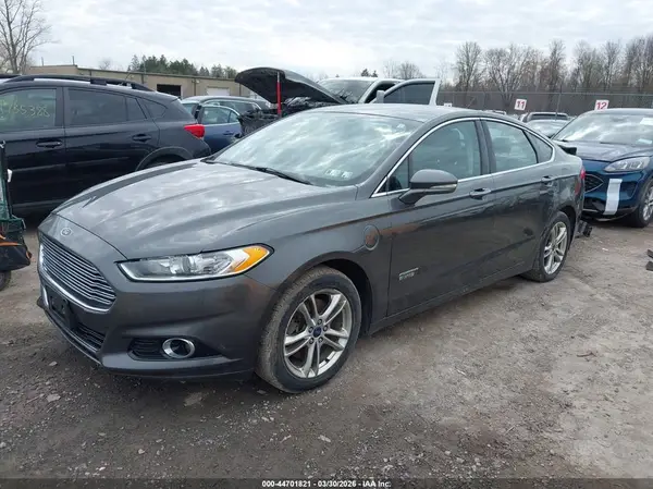 3FA6P0SU1GR235979 2016 FORD FUSION - Image 2