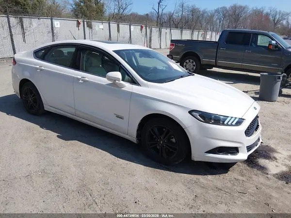 3FA6P0SU1GR263958 2016 FORD FUSION - Image 1