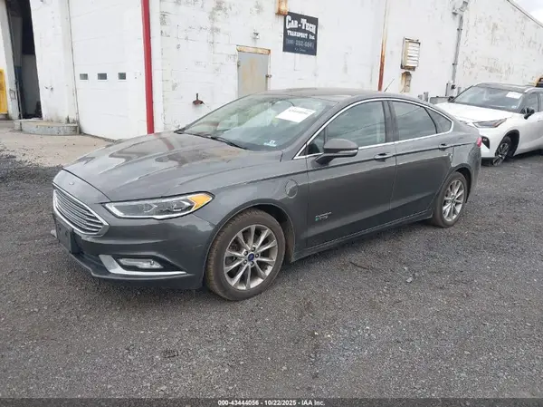 3FA6P0SU1HR303666 2017 FORD FUSION - Image 2