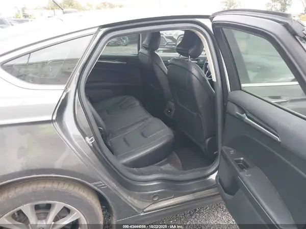 3FA6P0SU1HR303666 2017 FORD FUSION - Image 8