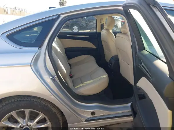 3FA6P0SU1HR379503 2017 FORD FUSION - Image 8