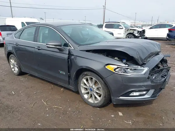3FA6P0SU1JR108057 2018 FORD FUSION - Image 1