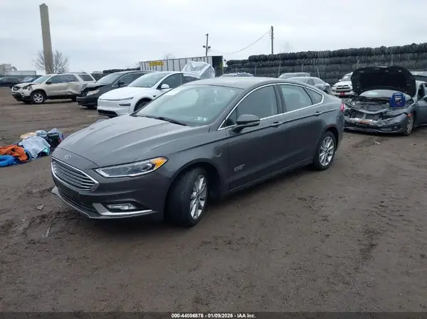 3FA6P0SU1JR123349 2018 FORD FUSION - Image 2