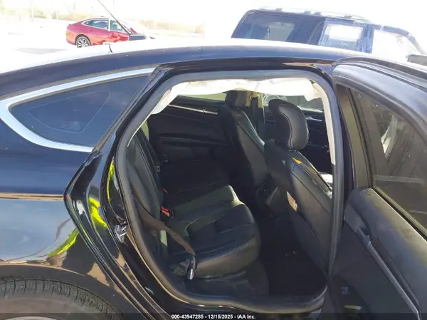 3FA6P0SU1KR103927 2019 FORD FUSION - Image 8