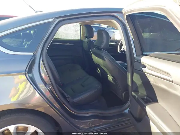 3FA6P0SU1KR115124 2019 FORD FUSION - Image 8