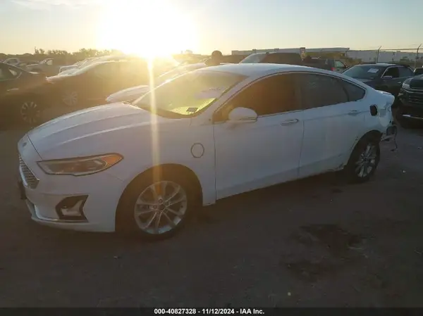 3FA6P0SU1KR154750 2019 FORD FUSION - Image 2