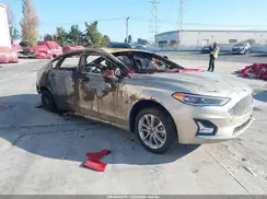 3FA6P0SU1KR216096 2019 FORD FUSION