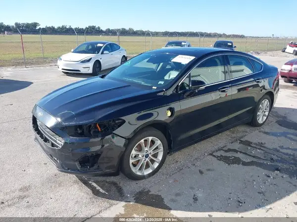 3FA6P0SU1KR223355 2019 FORD FUSION - Image 2