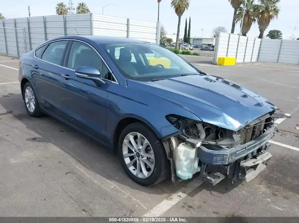 3FA6P0SU1KR252340 2019 FORD FUSION - Image 1