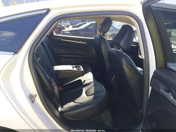 3FA6P0SU1LR231084 2020 FORD FUSION - Image 8
