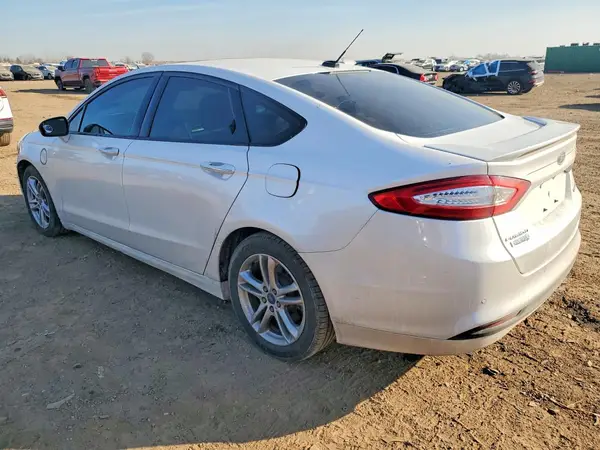3FA6P0SU2GR132411 2016 FORD FUSION - Image 2
