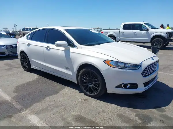 3FA6P0SU2GR357508 2016 FORD FUSION - Image 1