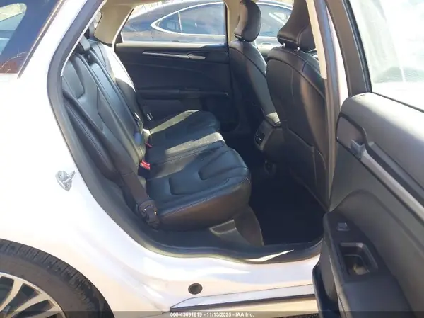 3FA6P0SU2HR147461 2017 FORD FUSION - Image 8