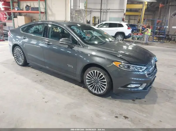 3FA6P0SU2HR162865 2017 FORD FUSION - Image 1