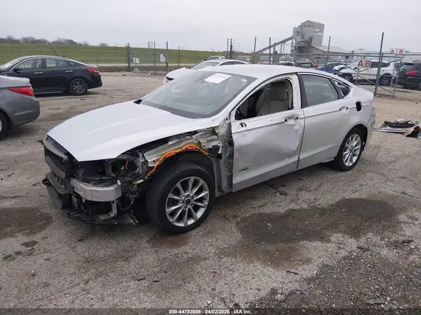 3FA6P0SU2HR255451 2017 FORD FUSION - Image 2