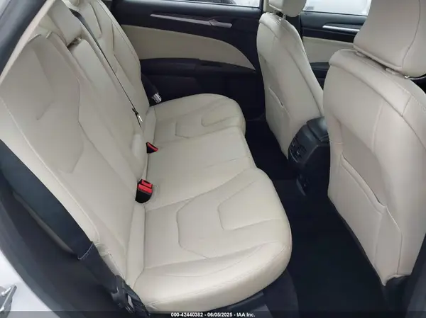 3FA6P0SU2HR379834 2017 FORD FUSION - Image 8