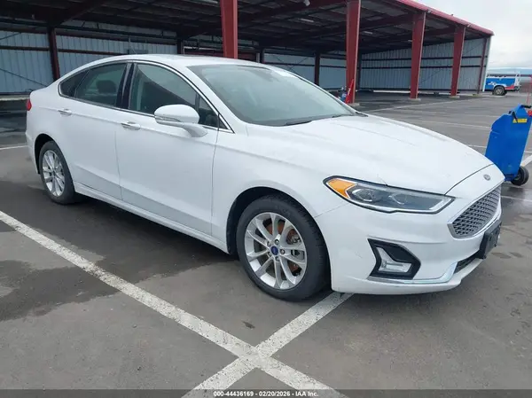 3FA6P0SU2LR112797 2020 FORD FUSION - Image 1