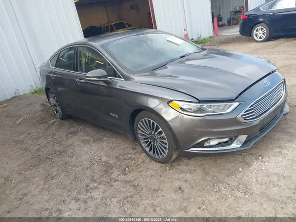 3FA6P0SU3HR198922 2017 FORD FUSION - Image 1