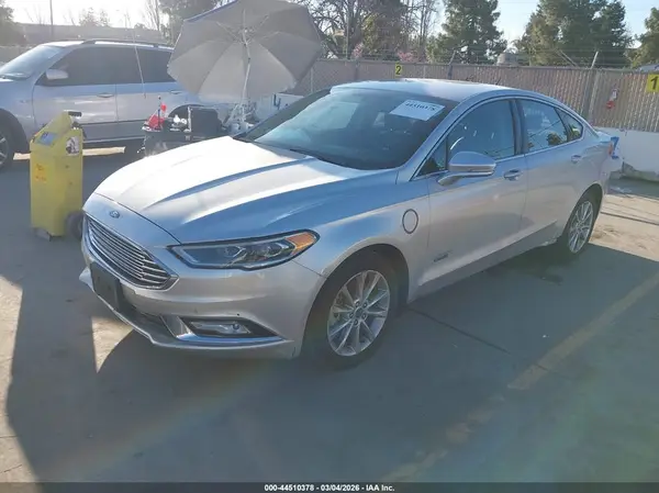 3FA6P0SU3HR329976 2017 FORD FUSION - Image 2