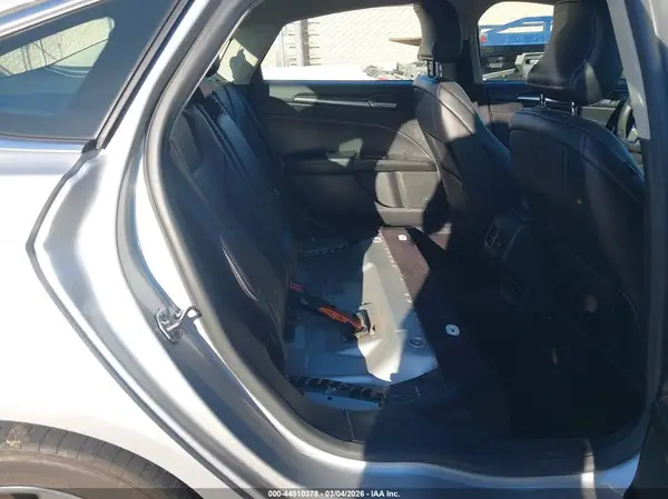 3FA6P0SU3HR329976 2017 FORD FUSION - Image 8