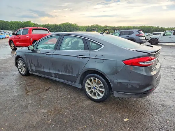 3FA6P0SU3HR373685 2017 FORD FUSION - Image 2