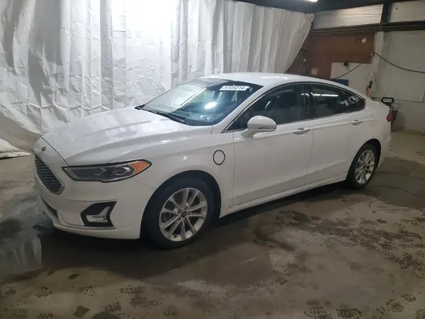 3FA6P0SU3KR185174 2019 FORD FUSION - Image 1