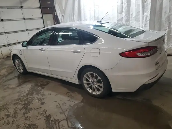 3FA6P0SU3KR185174 2019 FORD FUSION - Image 2