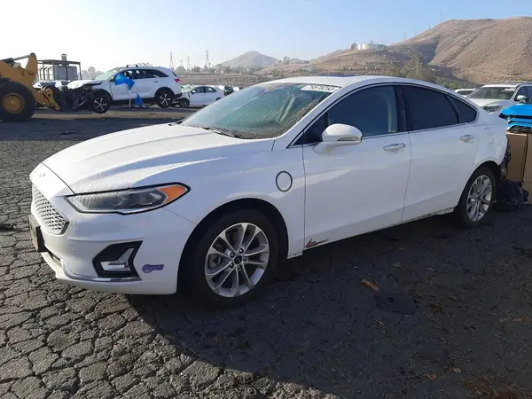 3FA6P0SU3KR201034 2019 FORD FUSION - Image 1